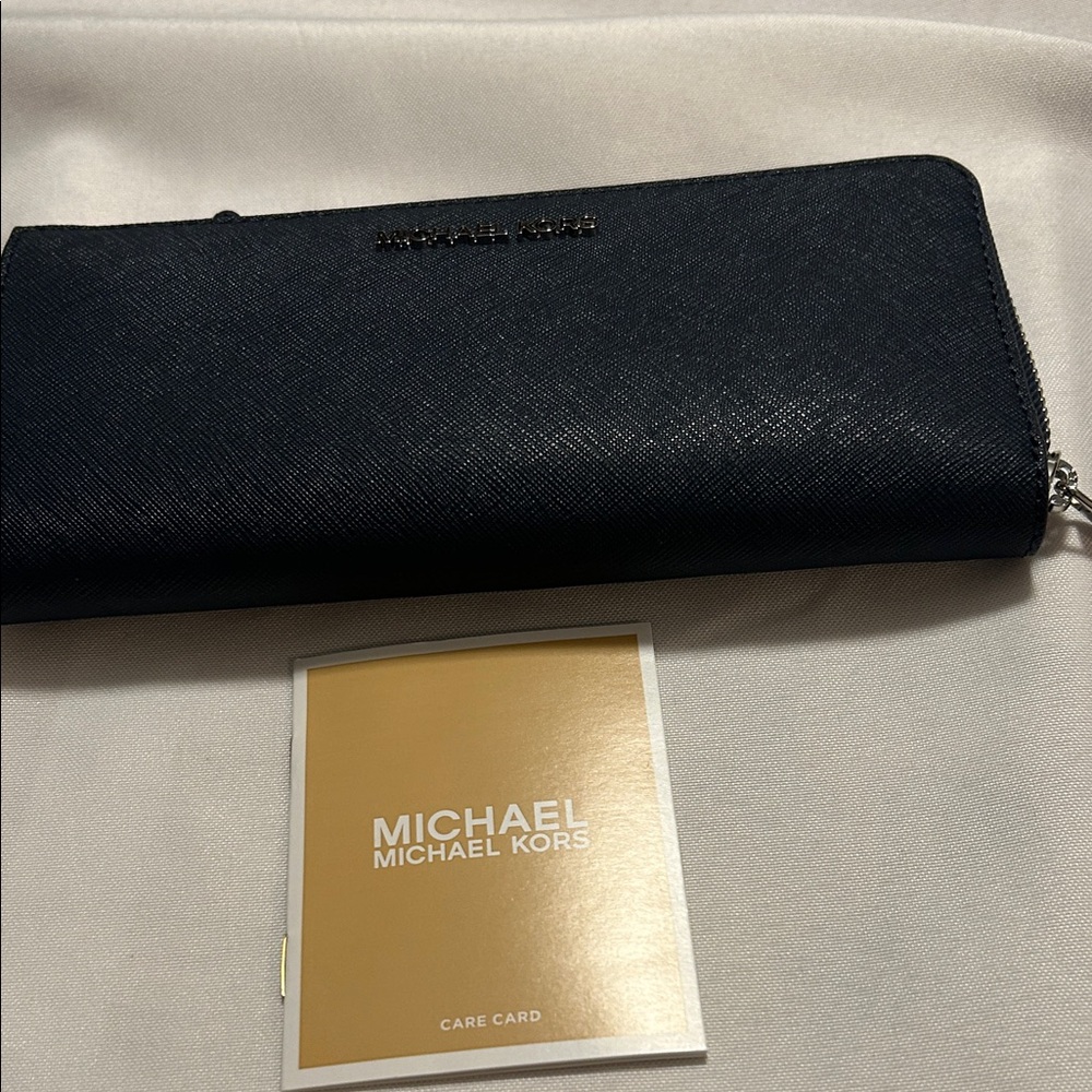 Michael Kors NAVY Women's Wallet - Picture 2 of 14